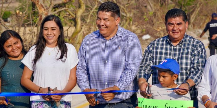 Paco Sánchez inaugura pavimentación de carretera a Huexca en Yecapixtla