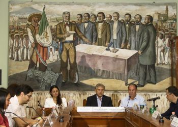Congreso respalda plan de saneamiento para SAPAC, reconoce Urióstegui