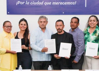Firma José Luis Urióstegui convenio con FONACOT en apoyo a trabajadores municipales
