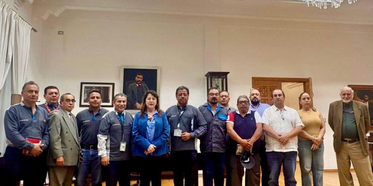 La gobernadora Margarita González Saravia sostiene reunión con trabajadores de Nissan Mexicana
