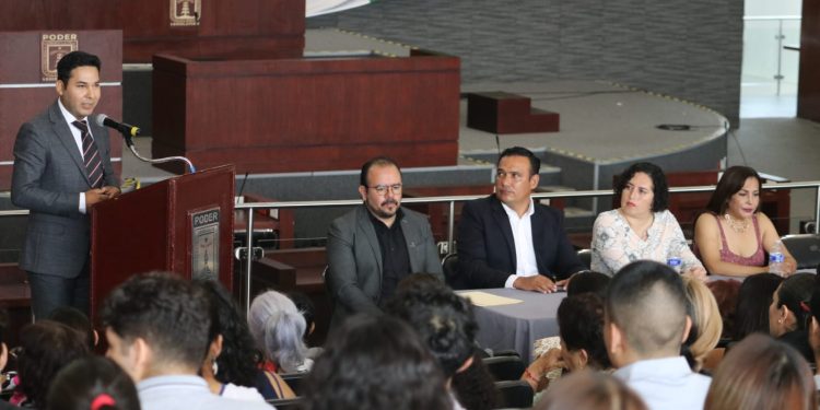 Capacitan a emprendedores con enfoque en incubación de negocios