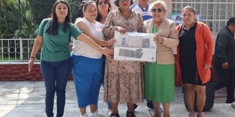 Diputada Ruth Rodríguez fortalece lazos con la comunidad escolar de Morelos