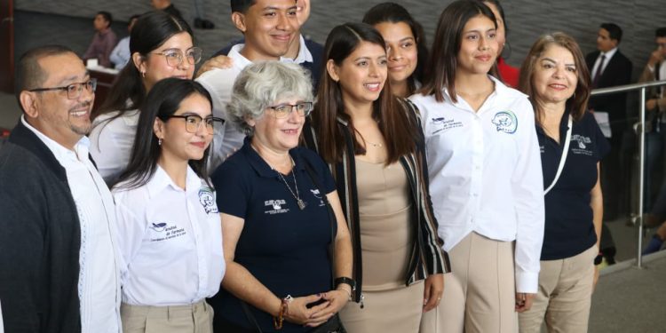 BUSCA DIP. ELEONOR MARTÍNEZ PROFESIONALIZACIÓN Y RECONOCIMIENTO DEL SECTOR FARMACÉUTICO