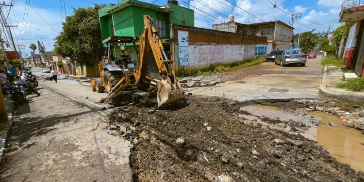 Ayuntamiento de Cuernavaca atiende daños por lluvias en la colonia Santa Martha