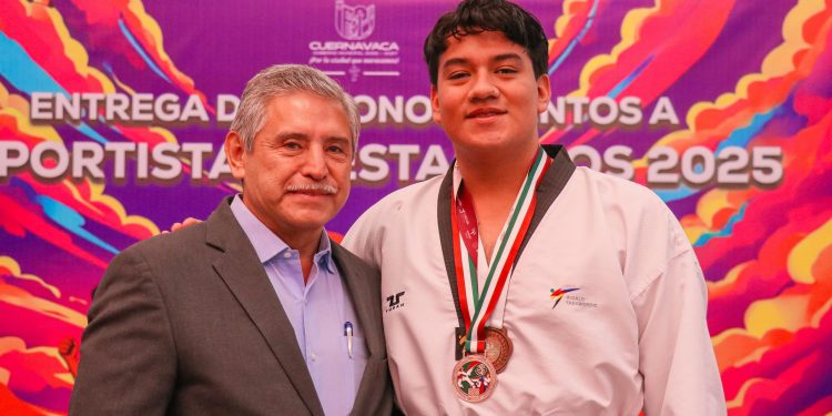 Cuernavaca reconoce disciplina y determinación de 52 deportistas 