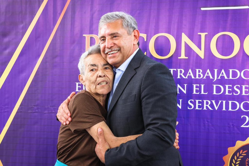 Reconocen a trabajadores en Cuernavaca