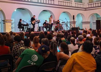 José José revive en concierto de jóvenes talentos en Cuernavaca