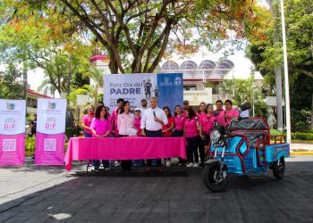 DIF Cuernavaca entrega motocarros a papás por Día del Padre