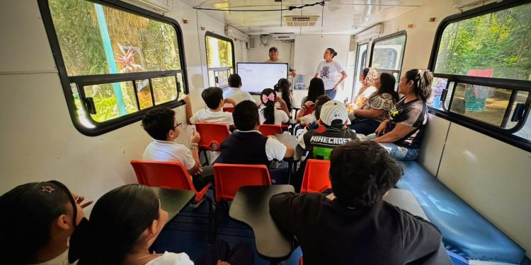 Cuernavaca impulsa lectura y educación digital escolar