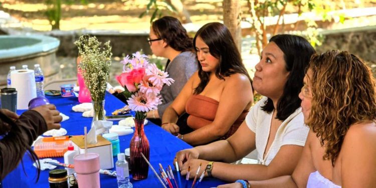 Taller de arteterapia fortalece bienestar emocional en Cuernavaca