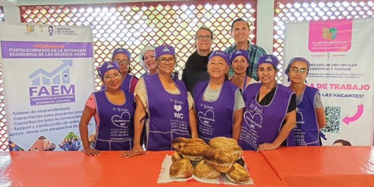Mujeres de Cuernavaca aprenden pan con masa madre