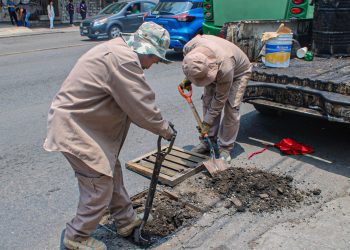 Limpieza de rejillas pluviales refuerza prevención en Cuernavaca