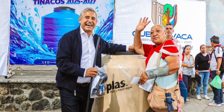 Tinacos gratuitos mejoran el almacenamiento de agua en Cuernavaca