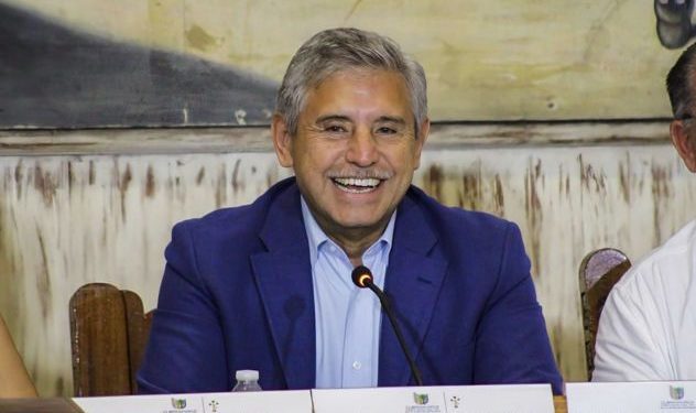El alcalde José Luis Urióstegui Salgado encabeza sesión de Cabildo para aprobar reformas democráticas y comerciales en Cuernavaca.
