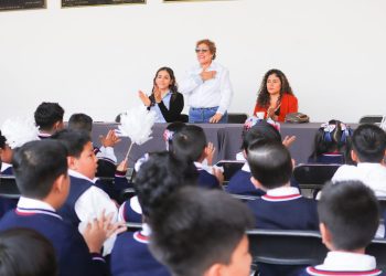 Niñez de Morelos lleva mensaje de paz al Congreso