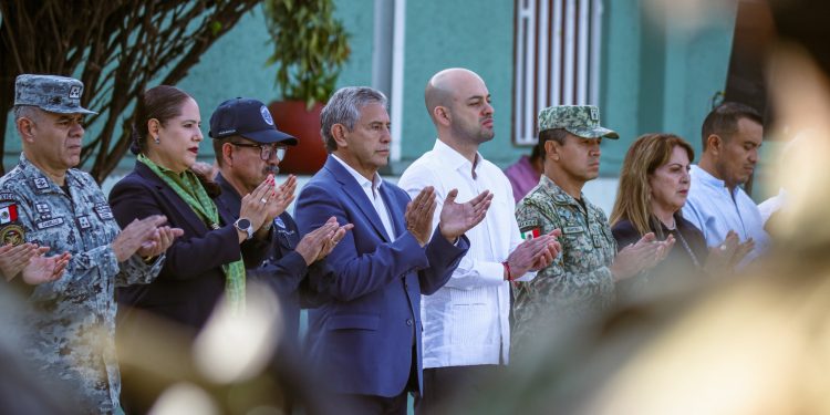 José Luis Urióstegui participa en ceremonia cívica en Cuernavaca