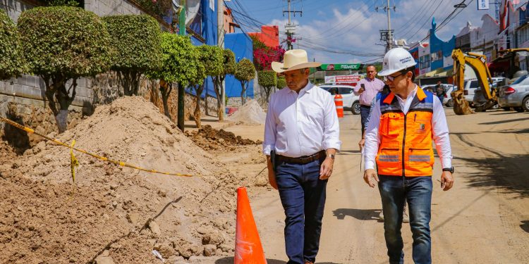 Cuernavaca renueva redes de agua y drenaje en tres colonias