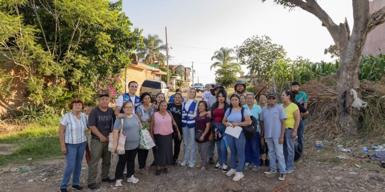 Andy Gordillo impulsa mejores vialidades en colonia Universo
