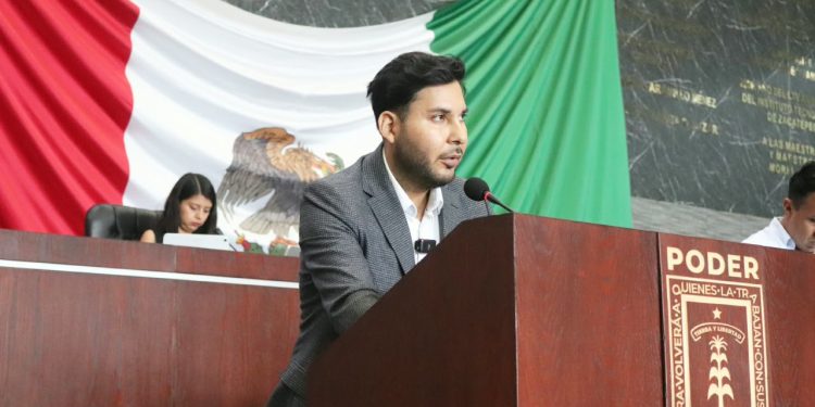 Banquetas: proponen que quien las dañe las repare