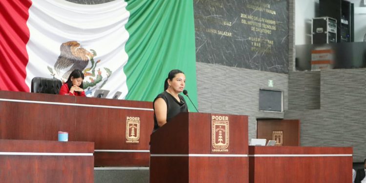 Melissa Montes de Oca presenta reforma sobre nacionalidad