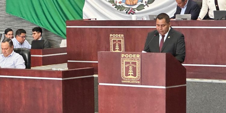 Sergio Omar Livera propone proteger a animales comunitarios